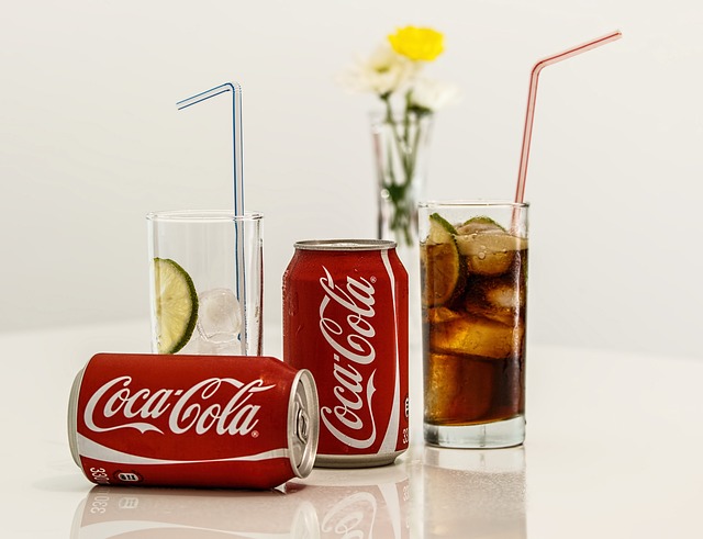 Dlaczego Coca-Cola Odrdzewia gwoździe? Dlaczego Coca-Cola Odrdzewia gwoździe?